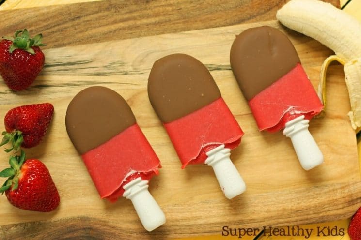 Chocolate Dipped Straw-Banana Pops. A healthy treat to hit that sweet spot!